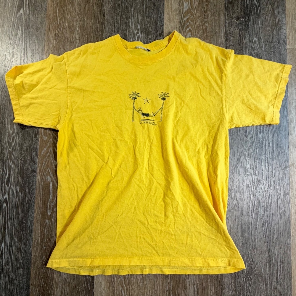 Piraña Joe Graphic T-Shirt Mens Medium Yellow St Maarten Souvenir Short Sleeve